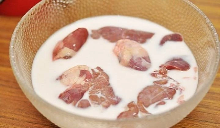 cách khử mùi thịt ngựa với sữa