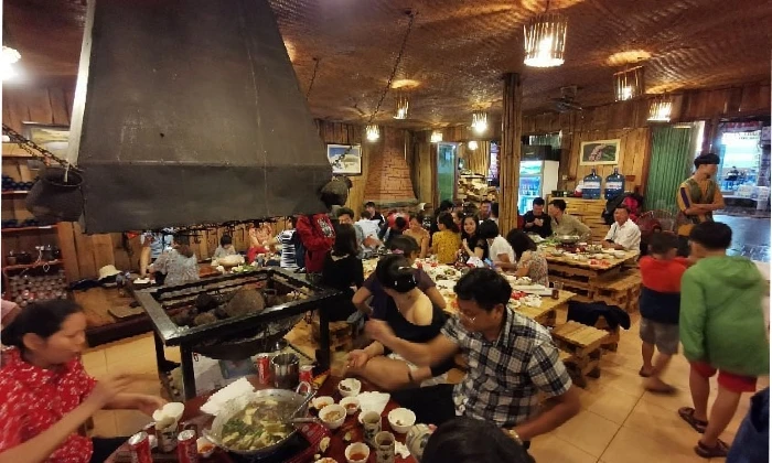 Không gian nhà hàng thắng cố A Quỳnh 2