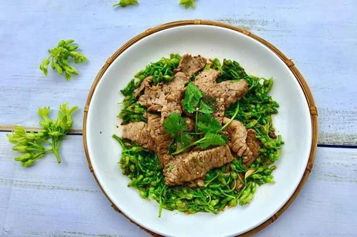 Hoa thiên lí rất dễ sơ chế và dễ dàng chế biến thành nhiều món khác nhau