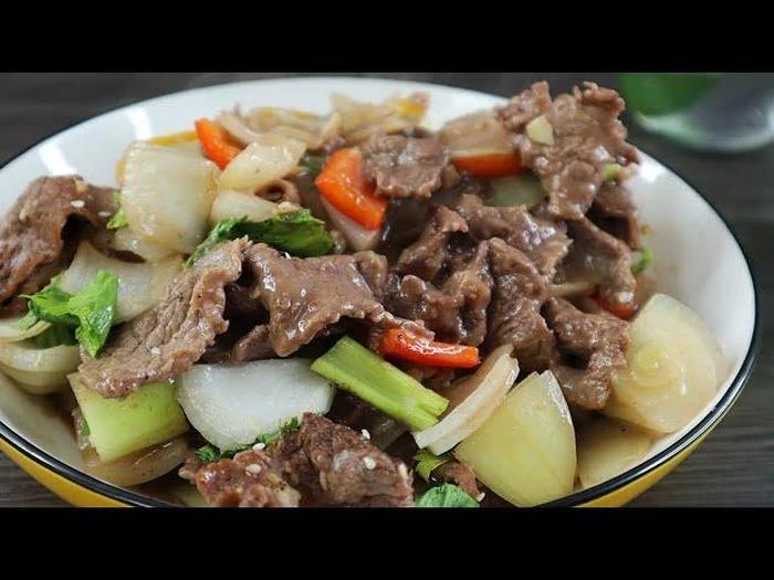 Món ăn này là sự kết hợp hài hòa giữa các nguyên liệu đơn giản và phổ biến