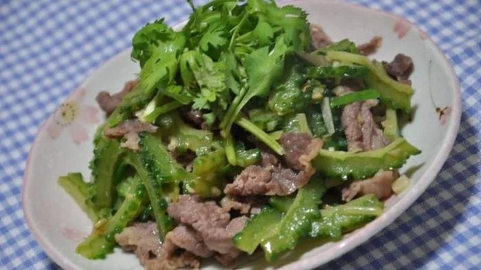 Mướp đắng kết hợp chung với thịt ngựa sẽ rất hấp với ai đã ăn quen mướp đắng
